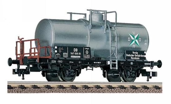 Tank car 'VDOM-Mannheim' with brake platform<br /><a href='images/pictures/Fleischmann/5426.jpg' target='_blank'>Full size image</a>